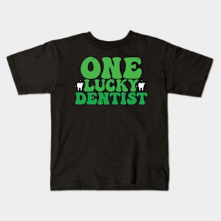 ONE LUCKU DENTIST ST PATRICK'S DAY Kids T-Shirt